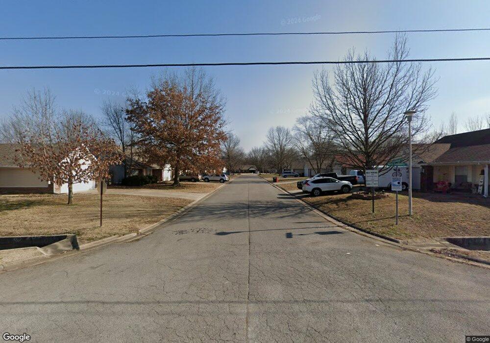 2405 Cottonwood Ave, Fayetteville, AR 72701 - photo 1