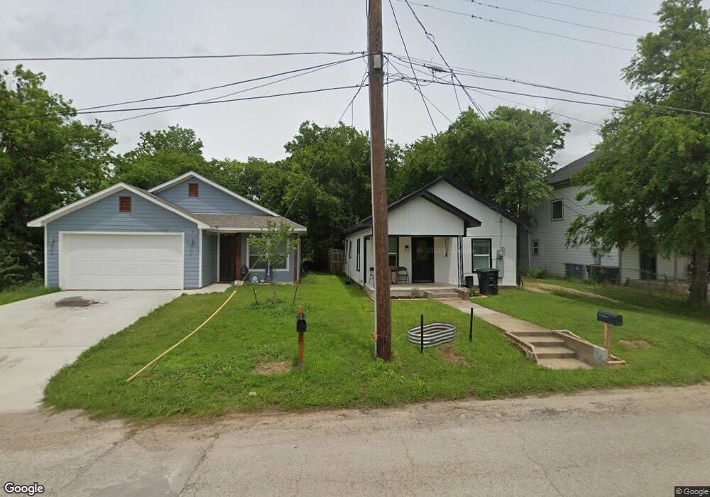 313 Hollingsworth St, Cleburne, TX 76031 - photo 1