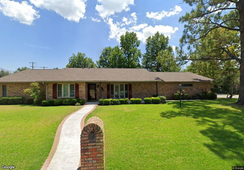 2022 Maplewood Dr, Gainesville, TX 76240 - photo 1