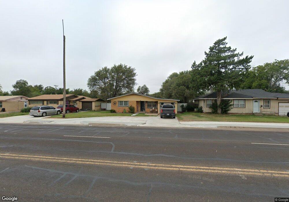 111 N Maddox Ave, Dumas, TX 79029 - photo 1