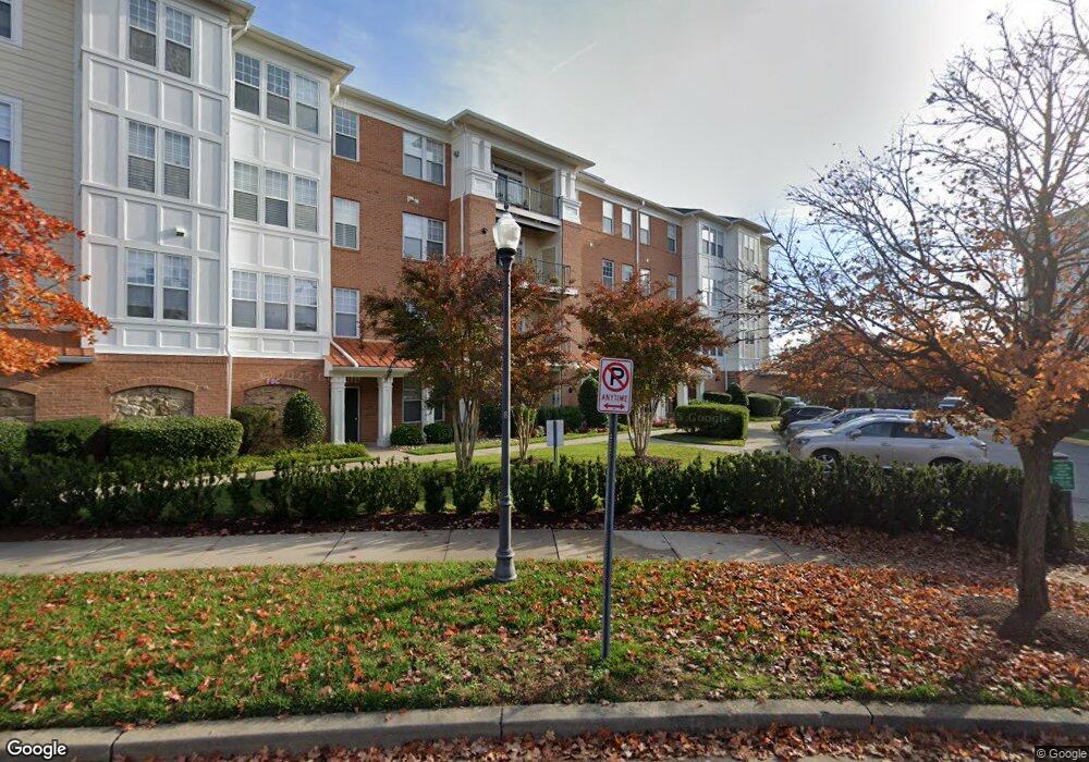 130 Chevy Chase St unit 18, Gaithersburg, MD 20878 - photo 1