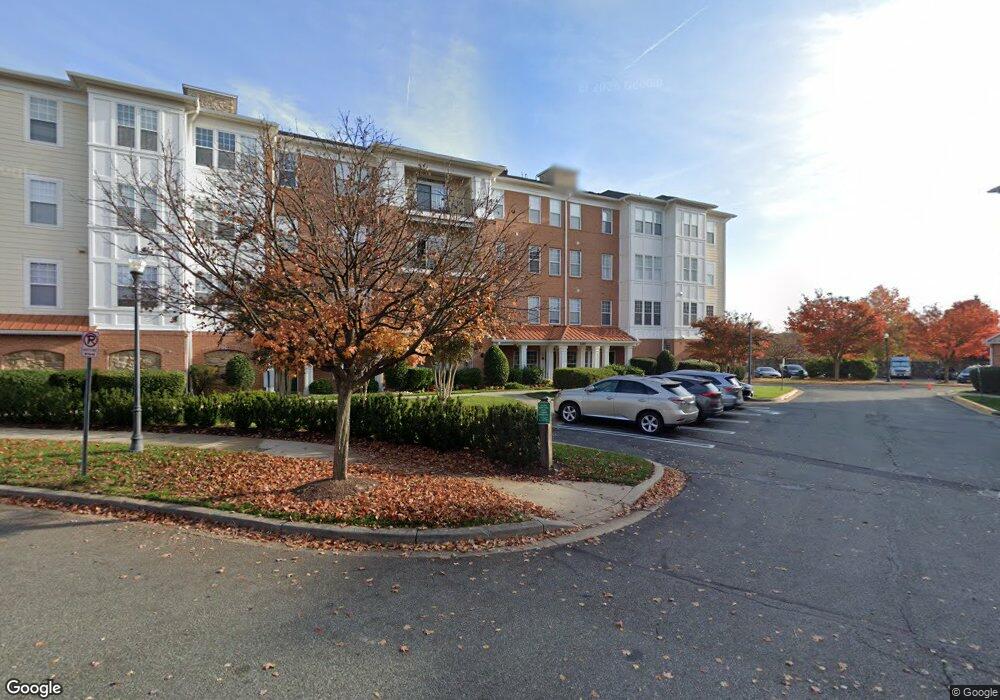 130 Chevy Chase St unit 302, Gaithersburg, MD 20878 - photo 1