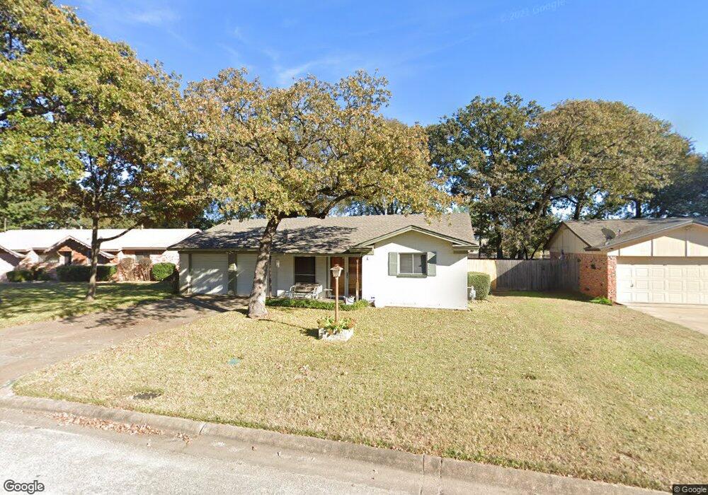 136 Oakhurst Dr, Bedford, TX 76022 - photo 1