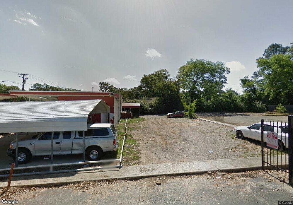 2102 E Marshall Ave, Longview, TX 75601 - photo 1