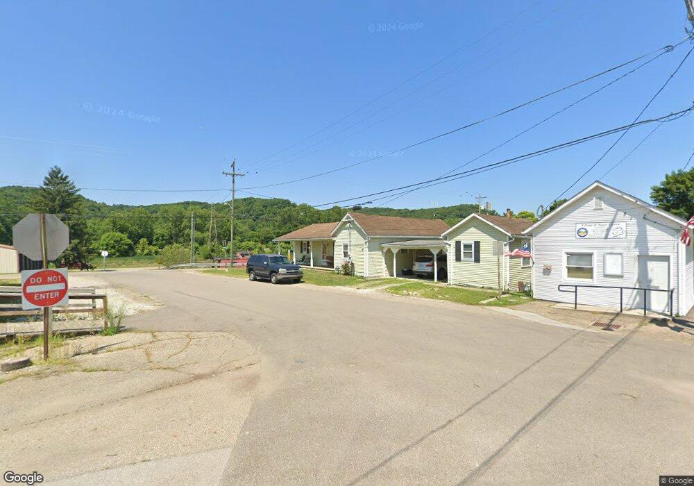 113 Bridge St, Sugar Grove, OH 43155 - photo 1