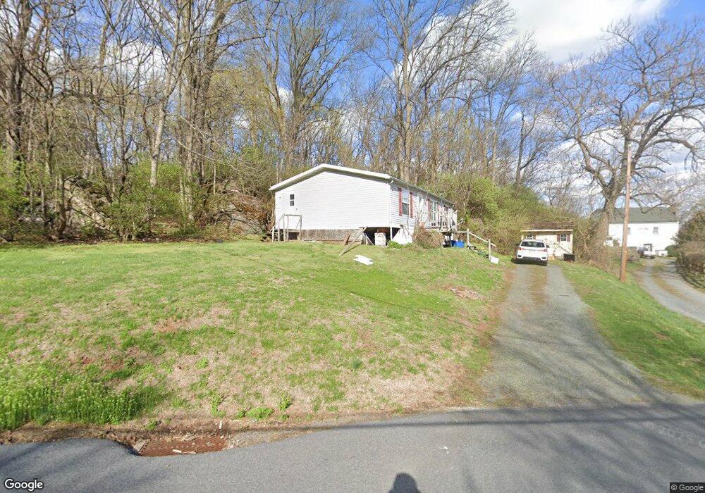 541 W Neversink Rd, Reading, PA 19606 - photo 1