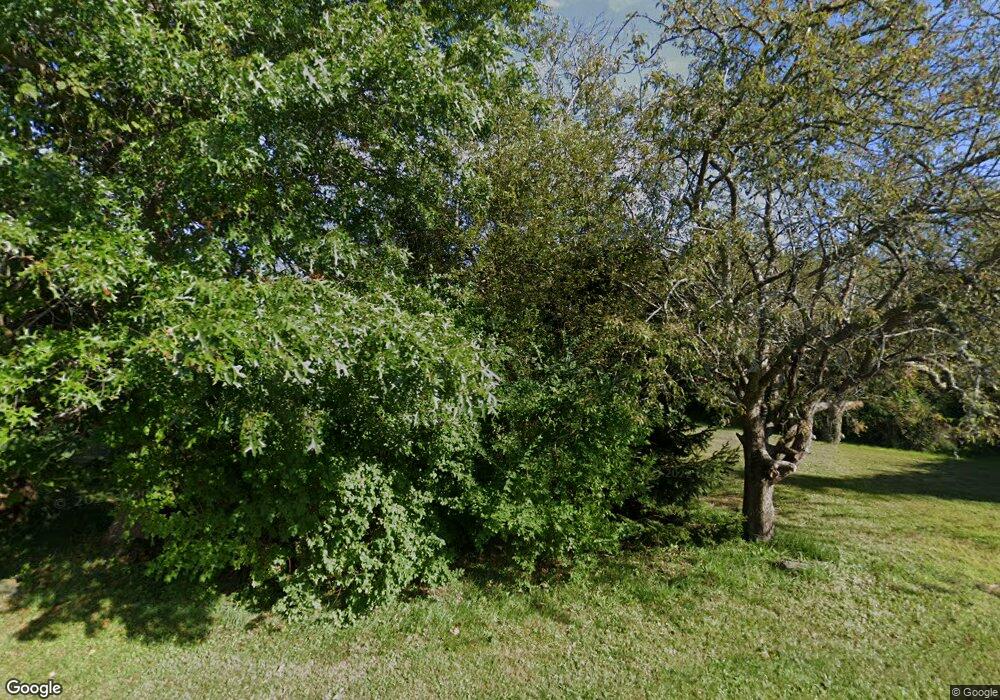 321 Vaucluse Ave, Middletown, RI 02842 - photo 1