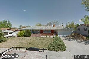 810 E 8th St, Chadron, NE 69337