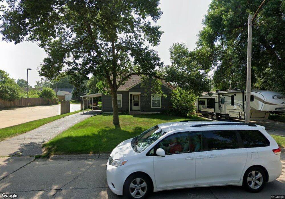 615 32nd St SE, Cedar Rapids, IA 52403 - photo 1