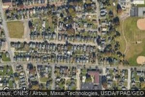 1809 1/2 3rd St, Moundsville, WV 26041