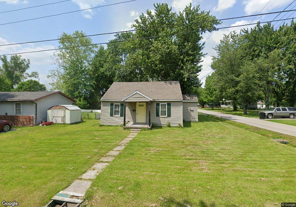 610 W Cross St, Austin, IN 47102 - photo 1