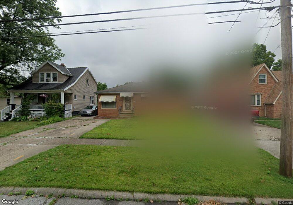 5660 Harrison Ave, Maple Heights, OH 44137 - photo 1