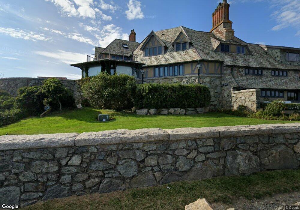 57 Ledge Rd unit 1, Newport, RI 02840 - photo 1