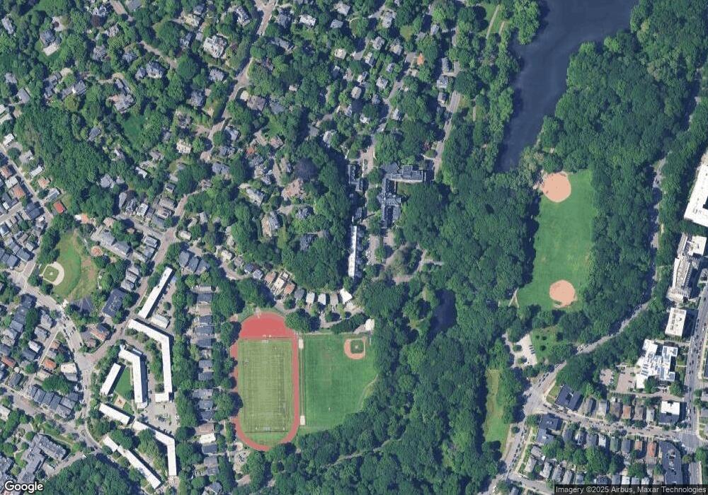 91 Glen Rd unit 4, Brookline, MA 02445 - photo 1