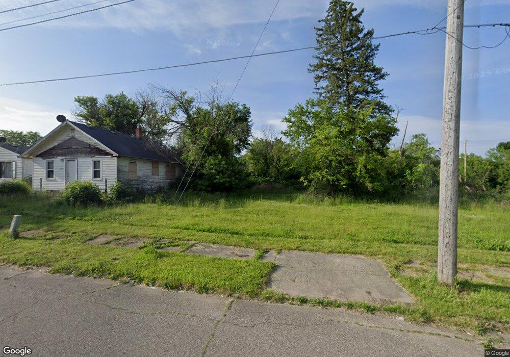 638 E Lorado Ave, Flint, MI 48505 - photo 1