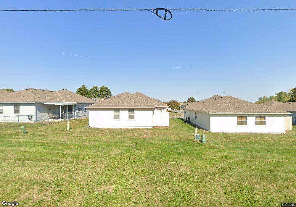 526 S Poseidon Way, Raymore, MO 64083 - photo 1