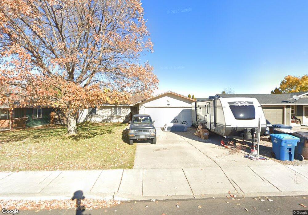 2925 SW Pumice Ave, Redmond, OR 97756 - photo 1