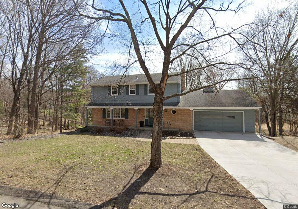 16993 Chiltern Hills Rd, Minnetonka, MN 55345 - photo 1