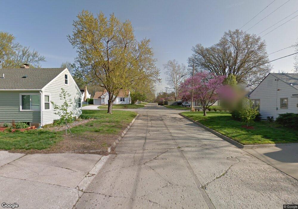 1174 SW Cambridge Ave, Topeka, KS 66604 - photo 1