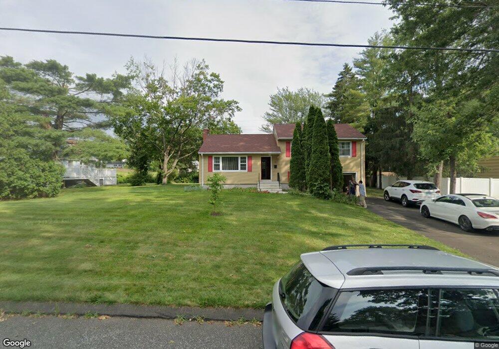 38 Brentwood Dr, Bloomfield, CT 06002 - photo 1