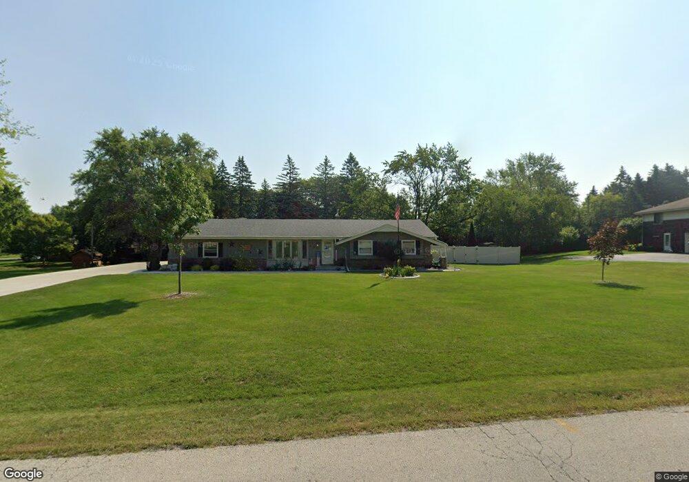 W226N260 Takoma Dr, Waukesha, WI 53186 - photo 1