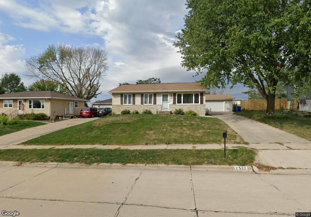 2522 29th St SW, Cedar Rapids, IA 52404 - photo 1