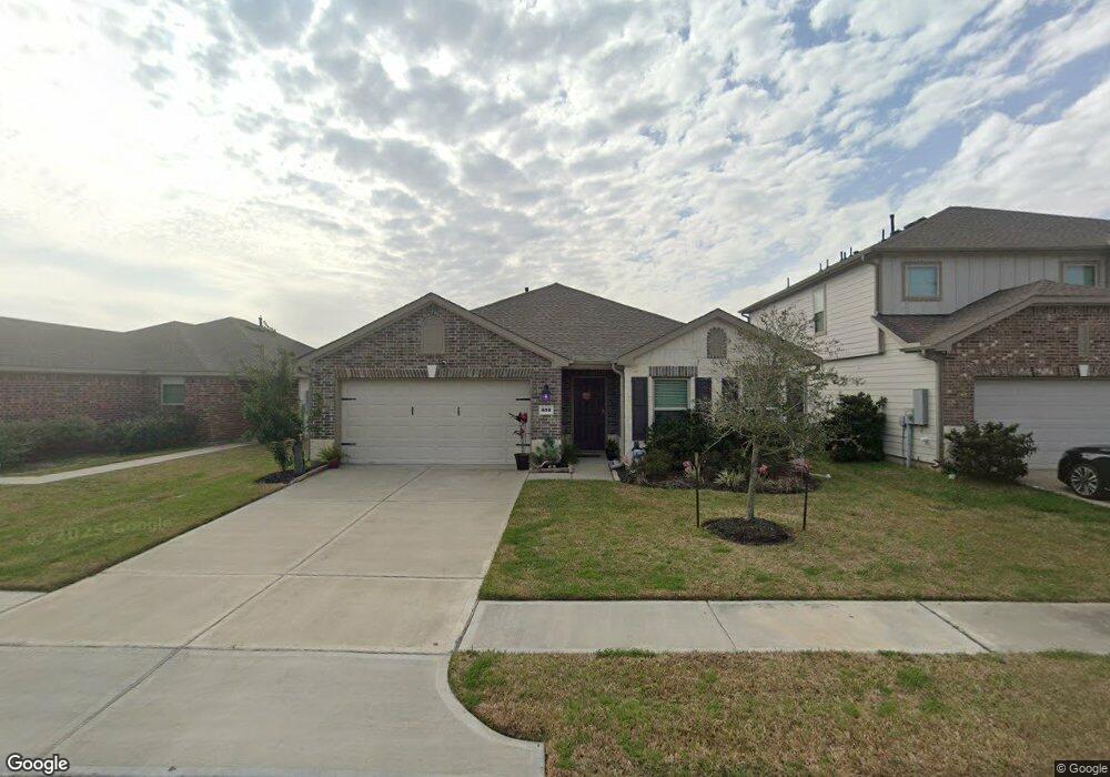 628 W Fairway Lake Dr, Alvin, TX 77511 - photo 1
