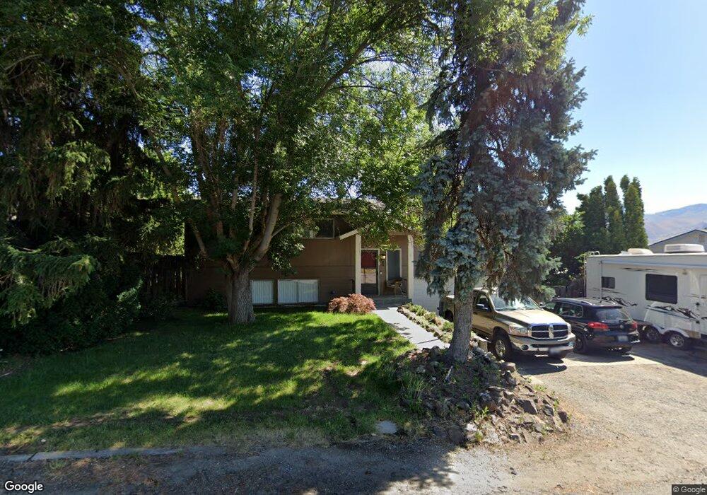 704 14th St NE, East Wenatchee, WA 98802 - photo 1