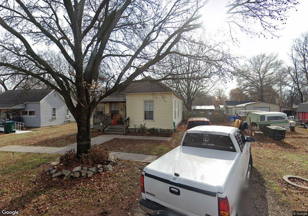 2000 Maple Ave, Parsons, KS 67357 - photo 1