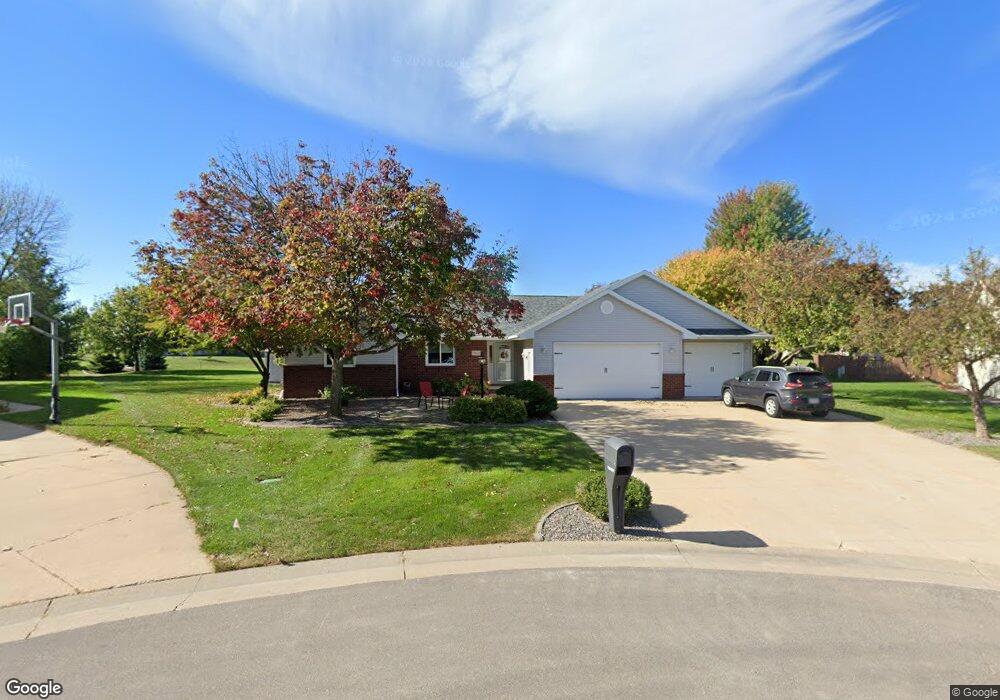 N9409 Sara Ct, Appleton, WI 54915 - photo 1