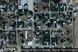 105 E 6th St, Wynot, NE 68792