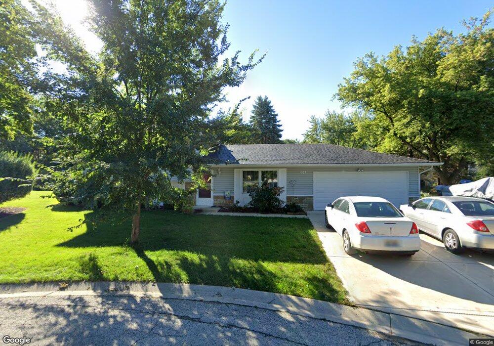 611 Orchard Ct, Algonquin, IL 60102 - photo 1