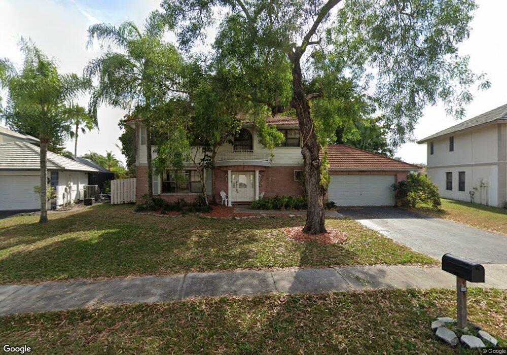840 Greenbrier Ave, Davie, FL 33325 - photo 1