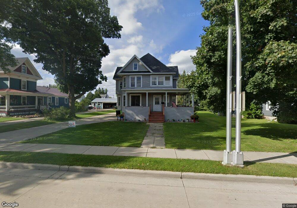 318 W Main St, Waupun, WI 53963 - photo 1