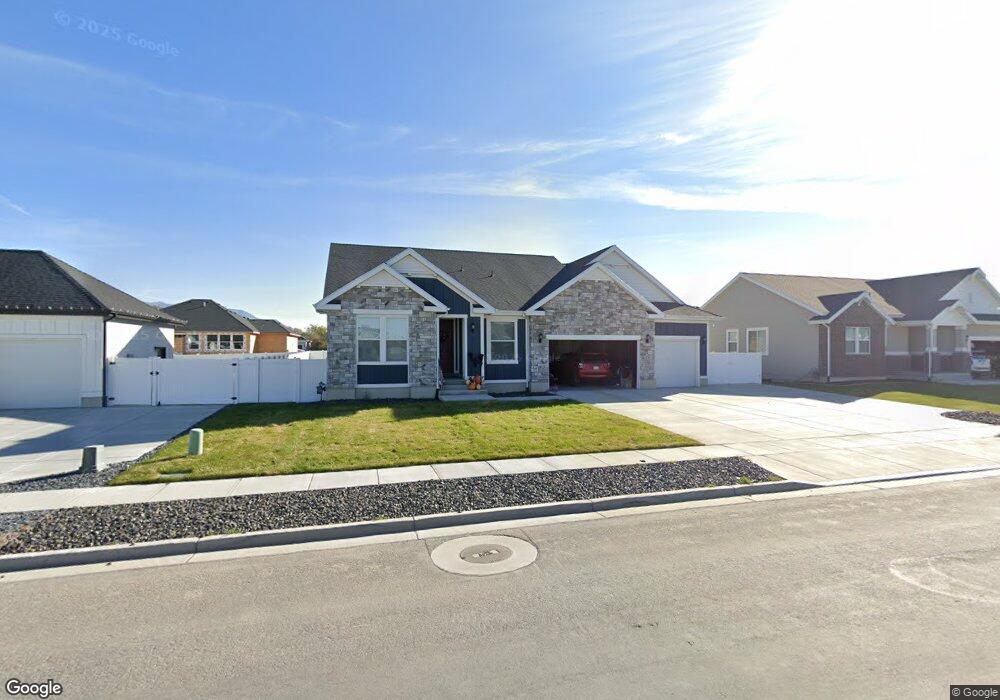 1176 N 2560 W, Clinton, UT 84015 - photo 1