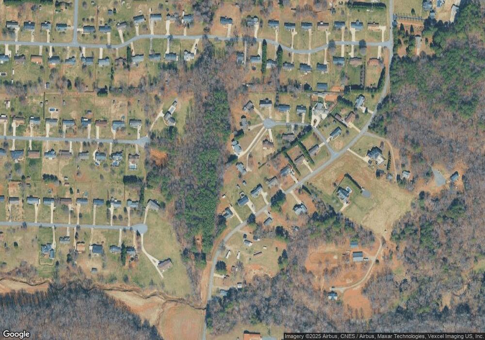 127 Fawnwood Dr, Statesville, NC 28625 - photo 1