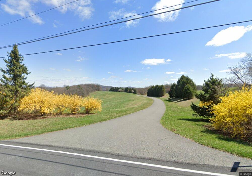 108 Brookfield Ln, Reading, PA 19607 - photo 1