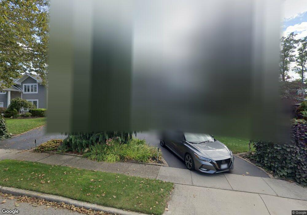 38 Sioux Dr, ComMacK, NY 11725 - photo 1