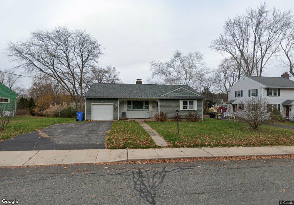 81 Hilltop Dr, Manchester, CT 06042 - photo 1