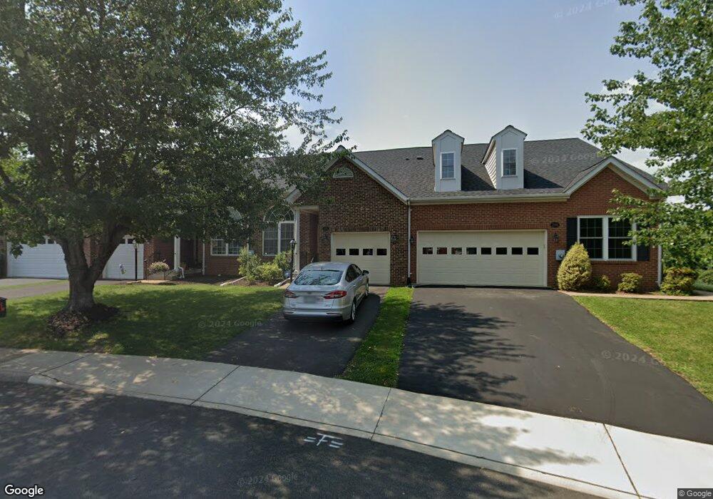 204 N View Cir, Warrenton, VA 20186 - photo 1