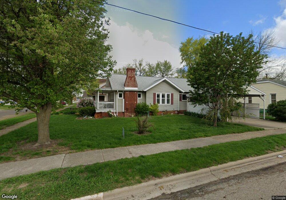 926 Pekin St, Lincoln, IL 62656 - photo 1