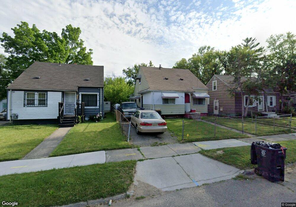 341 E Foss Ave, Flint, MI 48505 - photo 1