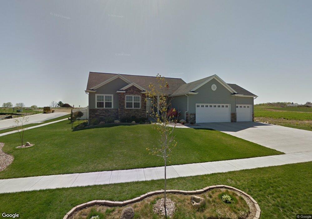 2011 Hallbrook St SW, Cedar Rapids, IA 52404 - photo 1