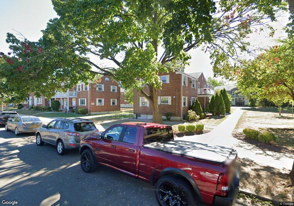 7410 260th St, Glen Oaks, NY 11004 - photo 1