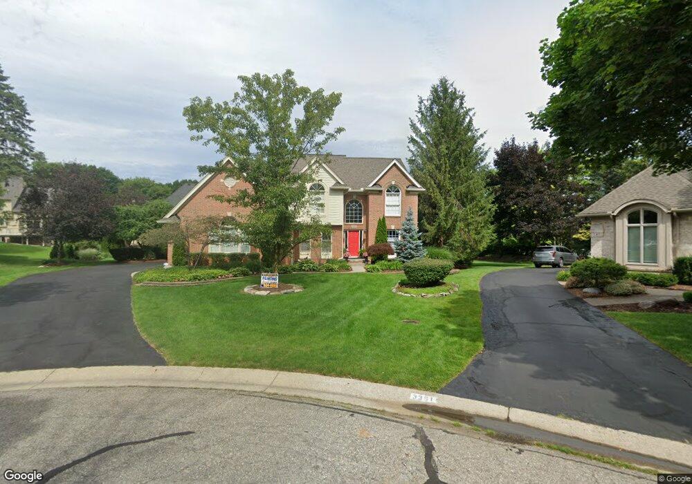 3352 Red Fox Ct, West Bloomfield, MI 48324 - photo 1