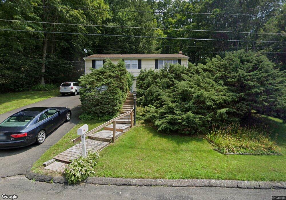 6 Chuck Wagon Ln, Danbury, CT 06810 - photo 1