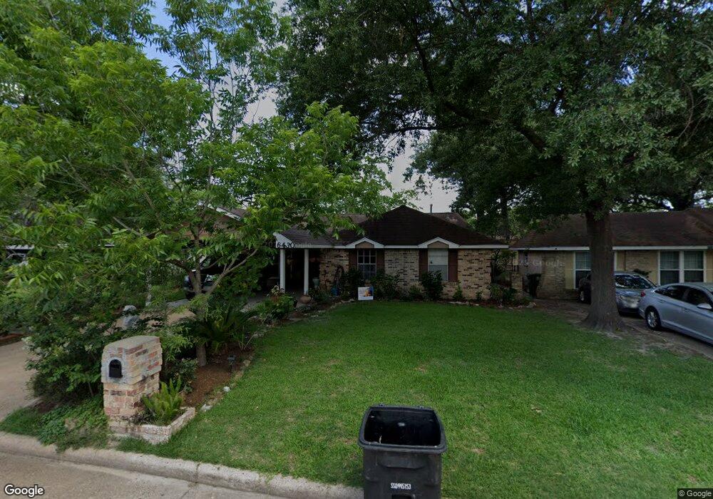 6430 Maple Hill Dr, Houston, TX 77088 - photo 1