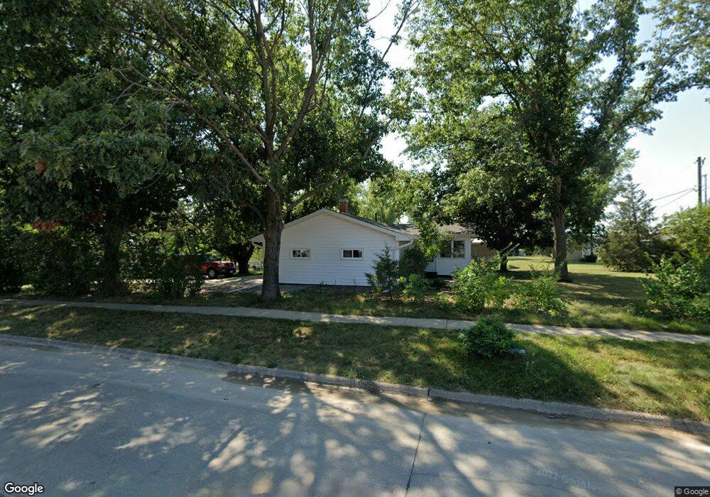 1240 39th Street Rd NW, Cedar Rapids, IA 52405 - photo 1