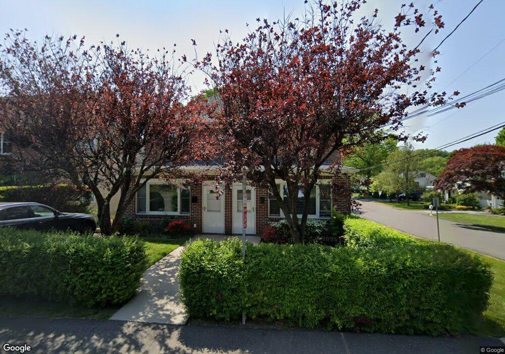 124 Pemberwick Rd, Greenwich, CT 06831 - photo 1