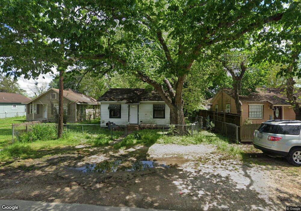 2717 Avenue K, Bay City, TX 77414 - photo 1